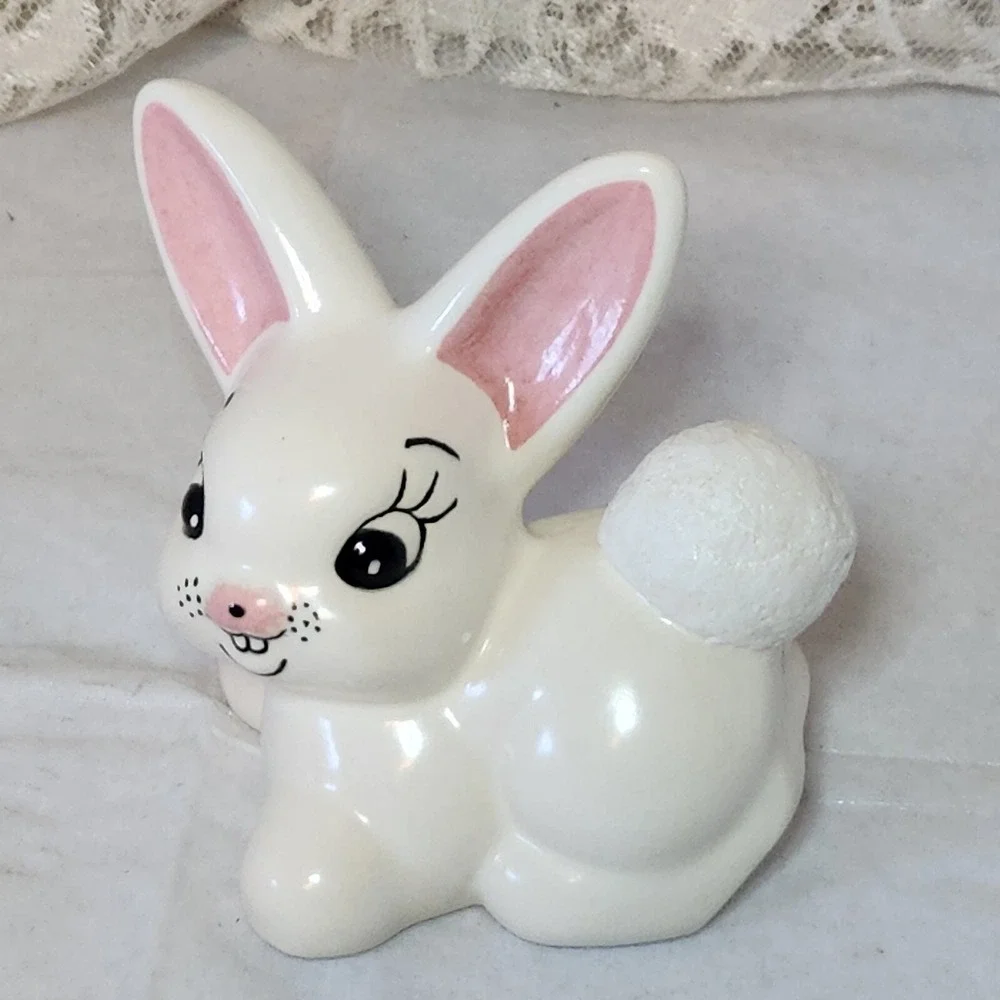 Vintage‎ 1966 Handmade Ceramic Bunny Rabbit Easter 3.5
